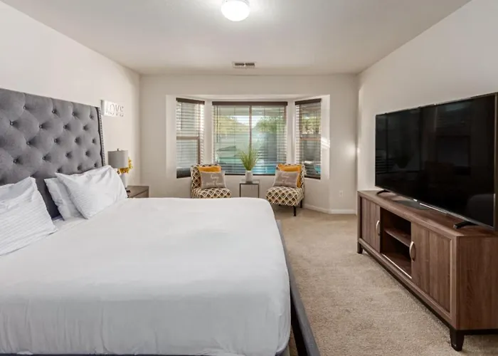 Beautifully Decorated Homeavondaleprivatepool Holiday home