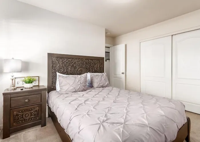 Beautifully Decorated Homeavondaleprivatepool Holiday home